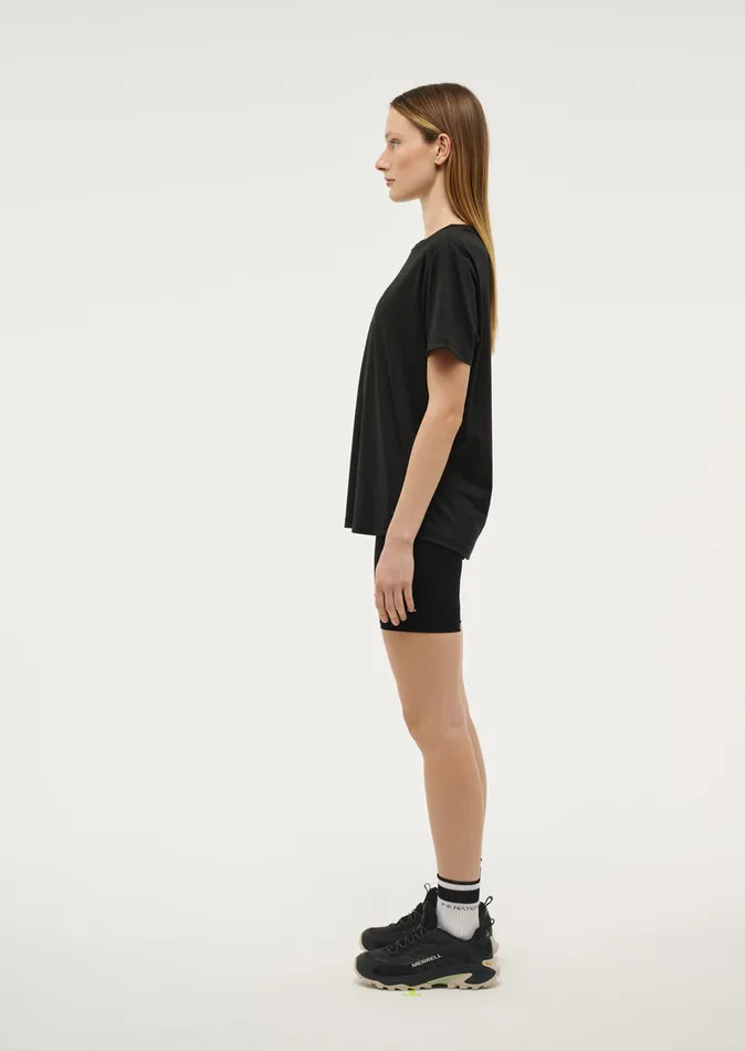 Baseline PE Nation Women CROSSOVER TEE IN BLACK