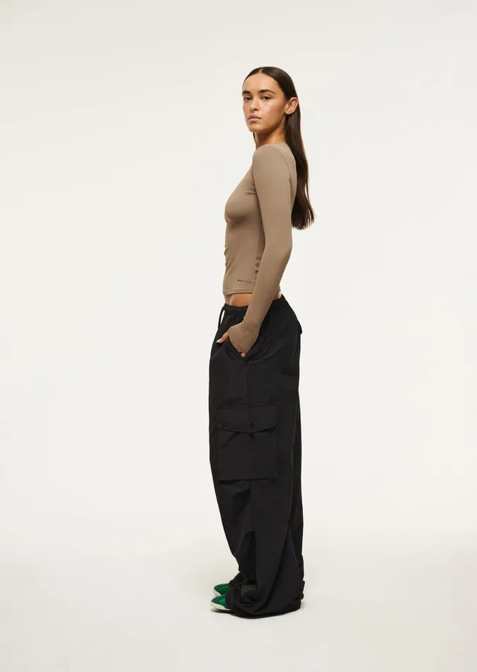 Bodyluxe Women PE Nation FOUNDATION LONG SLEEVE TOP IN FOSSIL
