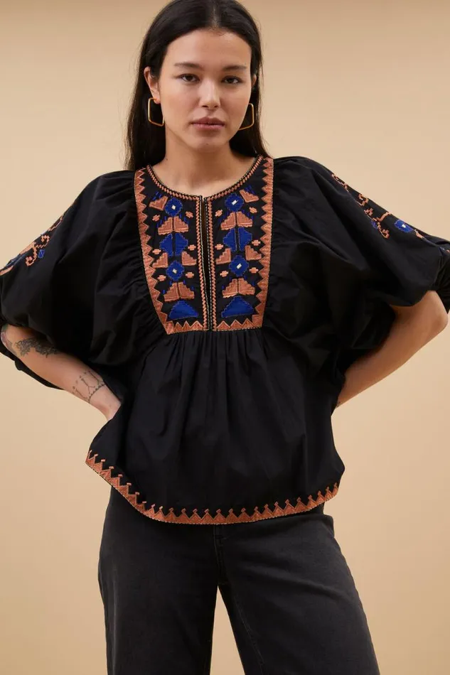 ByBar Blouses Vrouwelijk Gabie Embroidery Blouse Jet Black ByBar Blouses Vrouwelijk Gabie Embroidery Blouse Jet Black