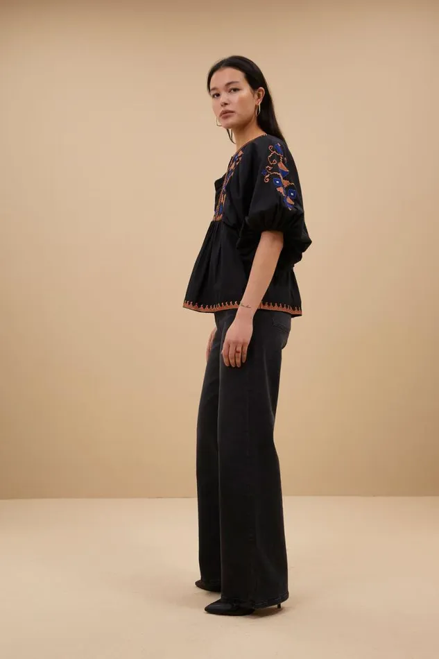 ByBar Blouses Vrouwelijk Gabie Embroidery Blouse Jet Black ByBar Blouses Vrouwelijk Gabie Embroidery Blouse Jet Black
