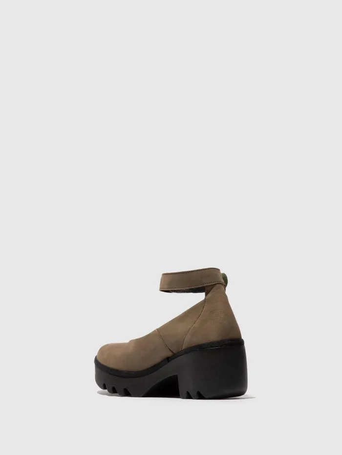 Closed Shoes TIRY497FLY KHAKI Women Fly London Shoes