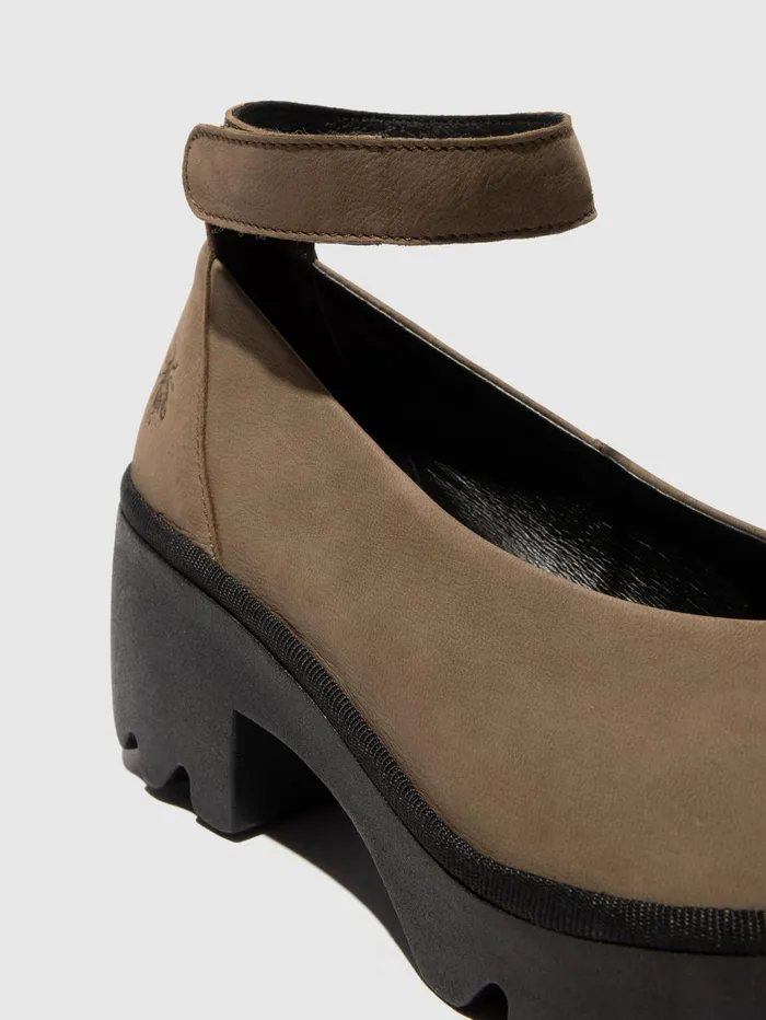 Closed Shoes TIRY497FLY KHAKI Women Fly London Shoes