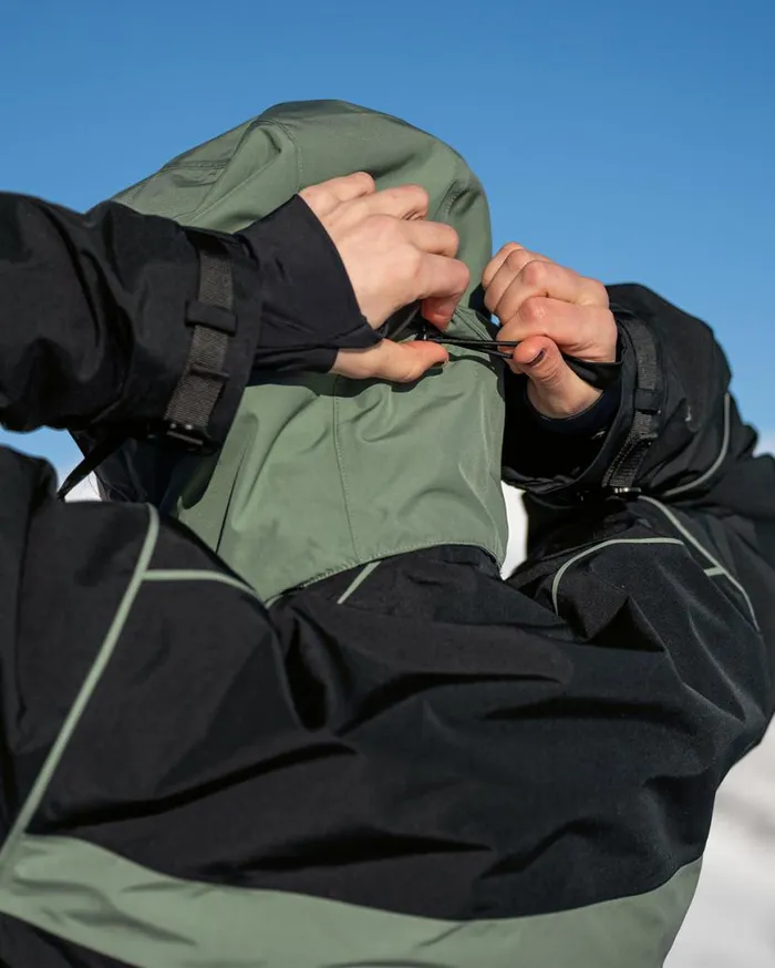 DLM GoreTex Jacket 8211 Black Womens Volcom Jackets