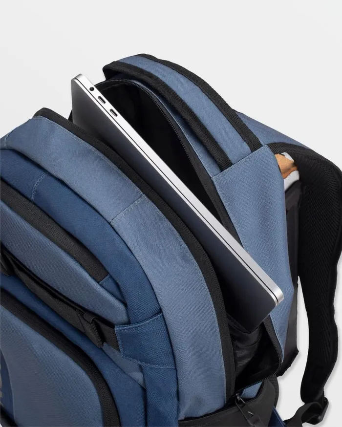 Everstone Skate Backpack 8211 Dark Slate Mens Volcom Bags and Backpacks