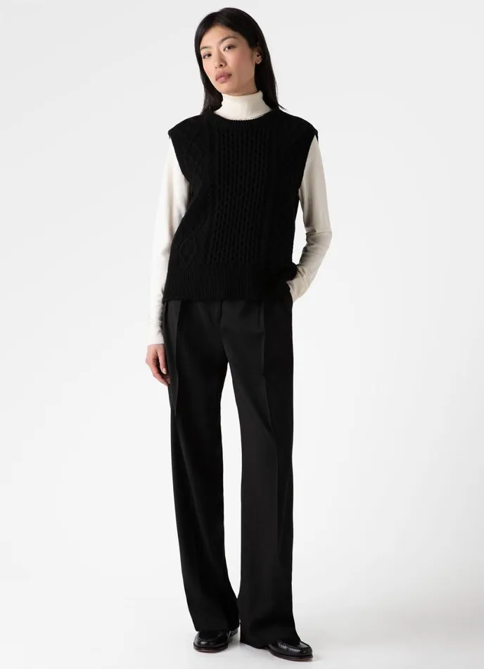 Lambswool Cable Knit Vest Black Women SUNSPEL Knitwear
