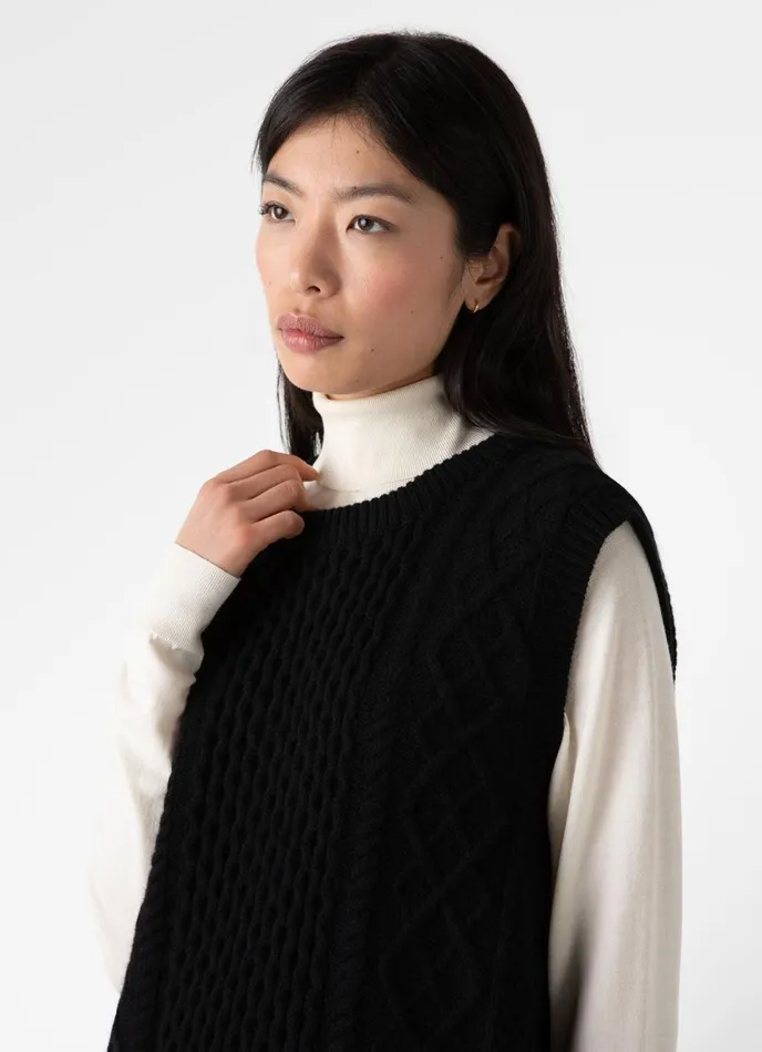 Lambswool Cable Knit Vest Black Women SUNSPEL Knitwear