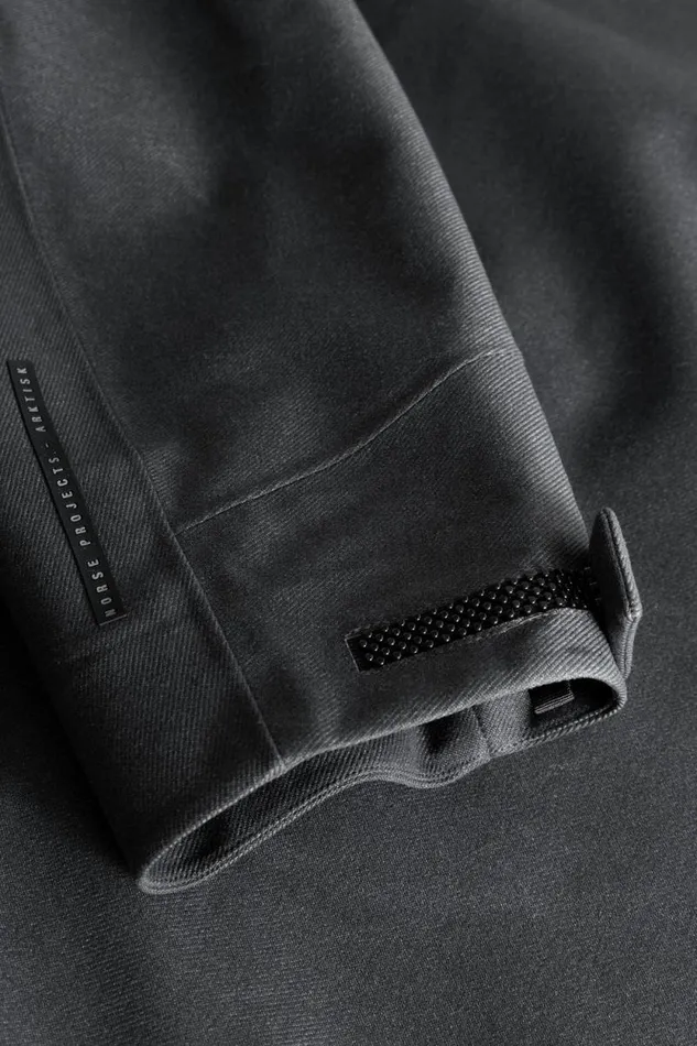 Men Textured Twill GoreTex 3L Stand Collar Jacket Charcoal Grey Norse Projects Outerwear