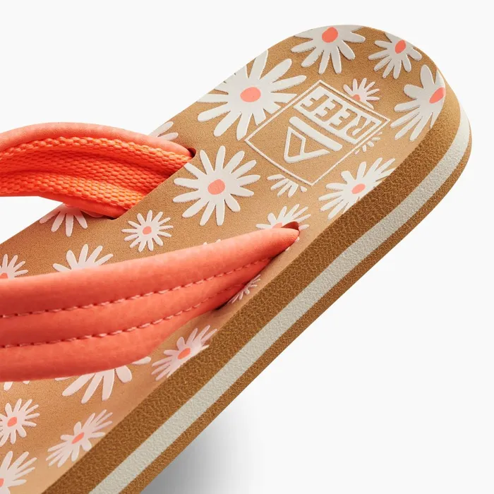 Reef Ahi Daisy Kids 58 Years Reef Ahi Daisy Kids 58 Years