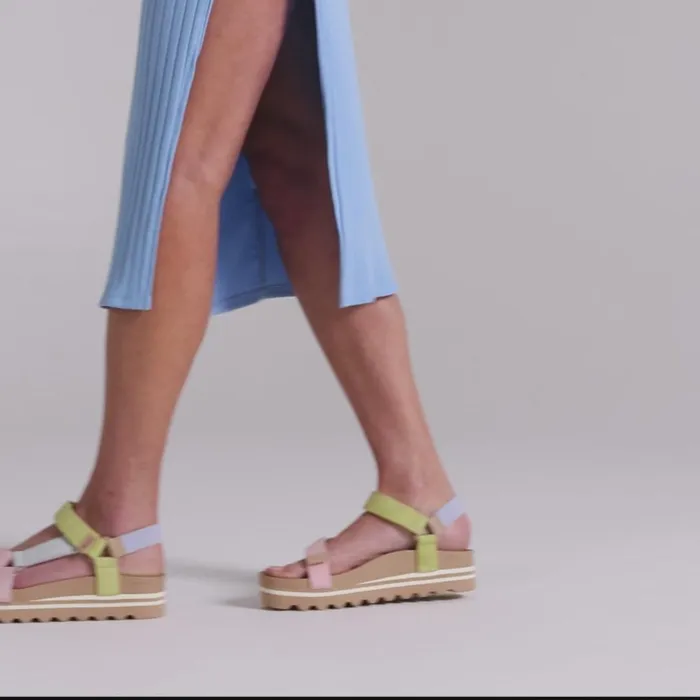 Reef Cushion Rem Hi Frosty Women Sandals