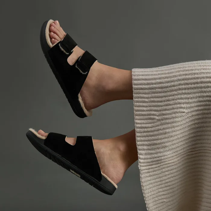 Reef Ojai Two Bar Cozy Raven Women Slides Reef Ojai Two Bar Cozy Raven Women Slides