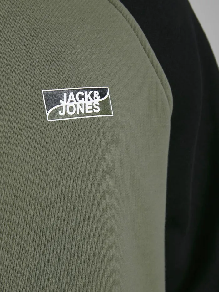 Sweatshirts JACK and JONES Mens COLOUR BLOCK RAGLAN SWEATSHIRT Green Oil Green Casaul