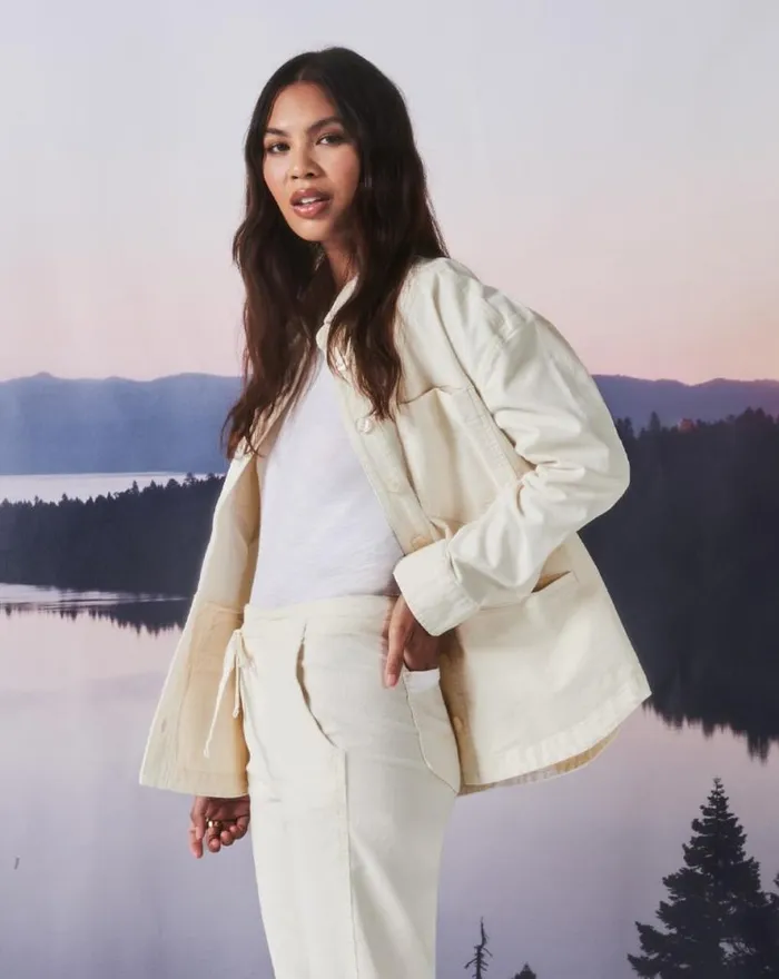TravisMathew FRIDAY FEELING SHACKET Eggnog Women Jackets