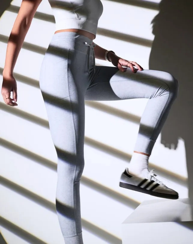 TravisMathew MOVEKNIT TIE LEGGING Heather Light Grey Women Pants TravisMathew MOVEKNIT TIE LEGGING Heather Light Grey Women Pants