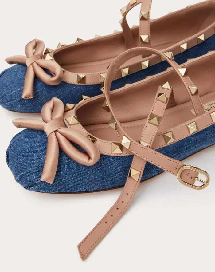 Valentino Ballerinas Woman Rockstud Denim Ballerinas For Woman In Rose Cannelle Rose Cannelle Valentino Ballerinas Woman Rockstud Denim Ballerinas For Woman In Rose Cannelle Rose Cannelle