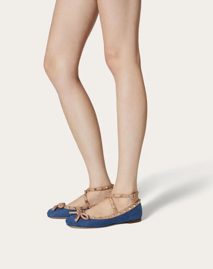 Valentino Ballerinas Woman Rockstud Denim Ballerinas For Woman In Rose Cannelle Rose Cannelle Valentino Ballerinas Woman Rockstud Denim Ballerinas For Woman In Rose Cannelle Rose Cannelle