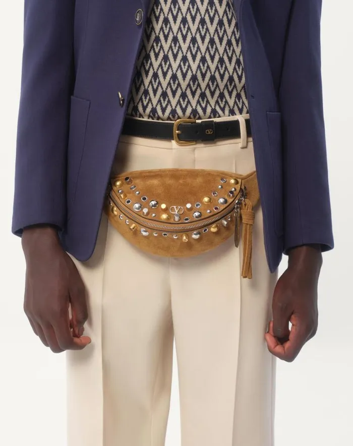 Valentino Belt Bags Man Valentino Garavani Nellcte Suede Belt Bag For Man In Havana Beige Havana Beige Valentino Belt Bags Man Valentino Garavani Nellcte Suede Belt Bag For Man In Havana Beige Havana Beige
