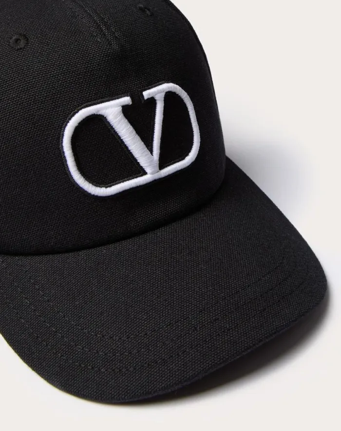 Valentino Hats And Gloves Man Vlogo Signature Cotton Baseball Cap With Vlogo Embroidery For Man In Black Black Valentino Hats And Gloves Man Vlogo Signature Cotton Baseball Cap With Vlogo Embroidery For Man In Black Black