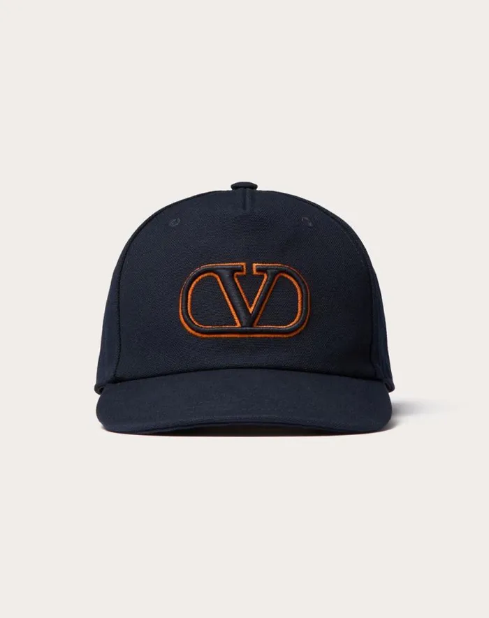 Valentino Hats And Gloves Man Vlogo Signature Cotton Baseball Cap With Vlogo Embroidery For Man In Black Black Valentino Hats And Gloves Man Vlogo Signature Cotton Baseball Cap With Vlogo Embroidery For Man In Black Black