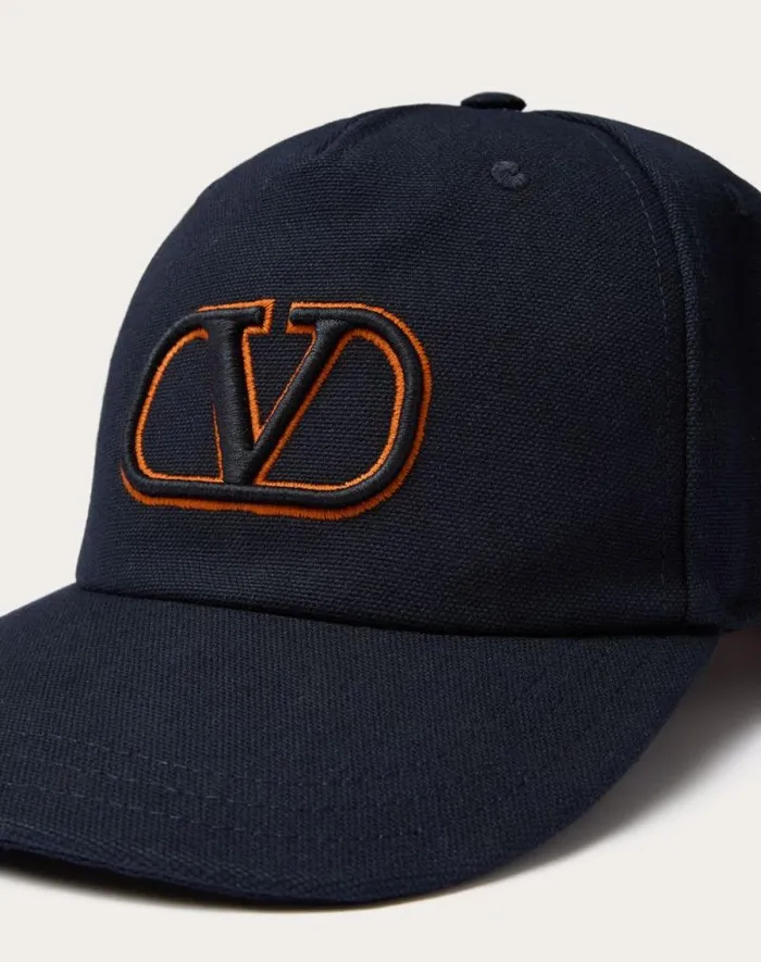 Valentino Hats And Gloves Man Vlogo Signature Cotton Baseball Cap With Vlogo Embroidery For Man In Black Black Valentino Hats And Gloves Man Vlogo Signature Cotton Baseball Cap With Vlogo Embroidery For Man In Black Black