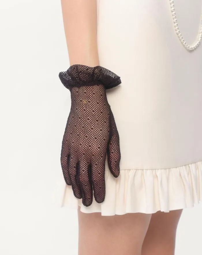 Valentino Hats And Gloves Woman Vlogo Signature Gloves In Cotton And Tulle For Woman In Ivorygold Ivorygold Valentino Hats And Gloves Woman Vlogo Signature Gloves In Cotton And Tulle For Woman In Ivorygold Ivorygold