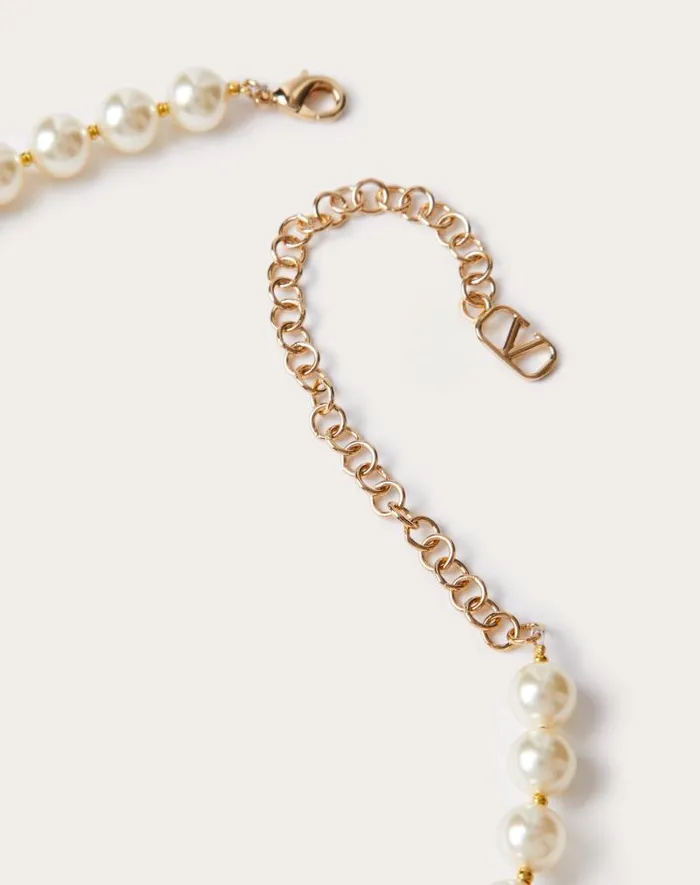 Valentino Jewelry Man Vlogo Signature Metal Choker With Swarovski Pearls For Man In Gold Gold Valentino Jewelry Man Vlogo Signature Metal Choker With Swarovski Pearls For Man In Gold Gold
