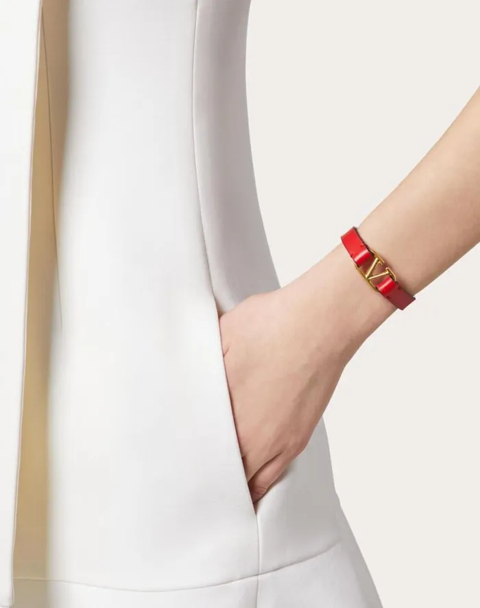 Valentino Jewelry Woman Vlogo Signature Calfskin Bracelet For Woman In Pure Redblack Pure Redblack Valentino Jewelry Woman Vlogo Signature Calfskin Bracelet For Woman In Pure Redblack Pure Redblack