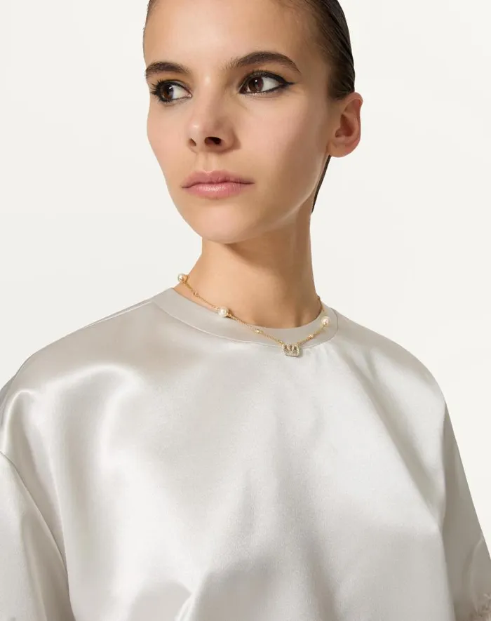 Valentino Jewelry Woman Vlogo Signature Metal Necklace With Swarovski Crystals And Pearls For Woman In Gold Gold Valentino Jewelry Woman Vlogo Signature Metal Necklace With Swarovski Crystals And Pearls For Woman In Gold Gold
