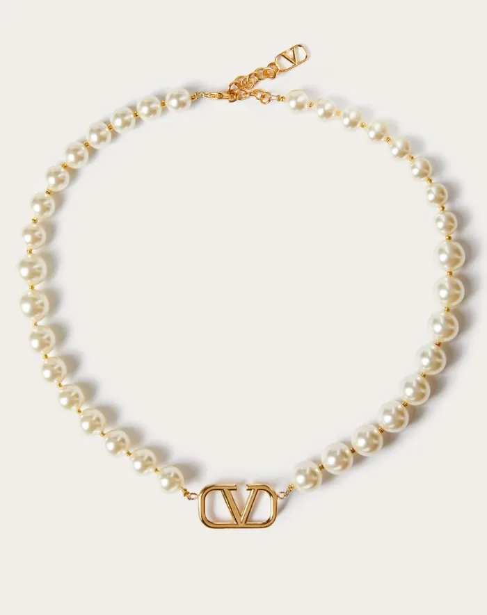 Valentino Jewelry Woman Vlogo Signature Metal Necklace With Swarovski Pearls For Woman In Gold Gold Valentino Jewelry Woman Vlogo Signature Metal Necklace With Swarovski Pearls For Woman In Gold Gold