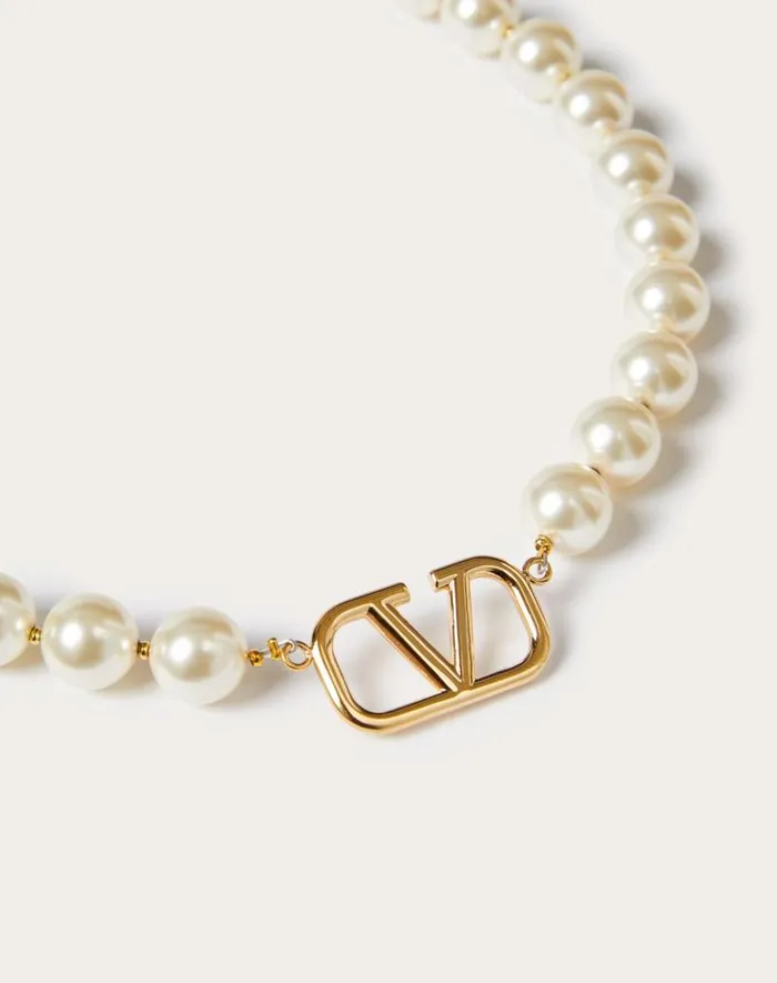 Valentino Jewelry Woman Vlogo Signature Metal Necklace With Swarovski Pearls For Woman In Gold Gold Valentino Jewelry Woman Vlogo Signature Metal Necklace With Swarovski Pearls For Woman In Gold Gold
