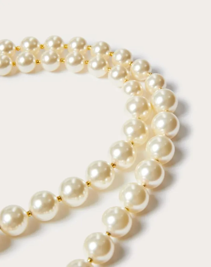 Valentino Jewelry Woman Vlogo Signature Metal Necklace With Swarovski Pearls For Woman In Gold Gold Valentino Jewelry Woman Vlogo Signature Metal Necklace With Swarovski Pearls For Woman In Gold Gold