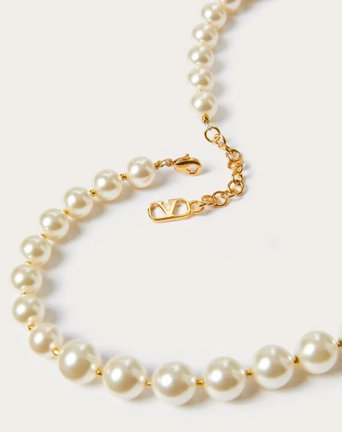Valentino Jewelry Woman Vlogo Signature Metal Necklace With Swarovski Pearls For Woman In Gold Gold Valentino Jewelry Woman Vlogo Signature Metal Necklace With Swarovski Pearls For Woman In Gold Gold