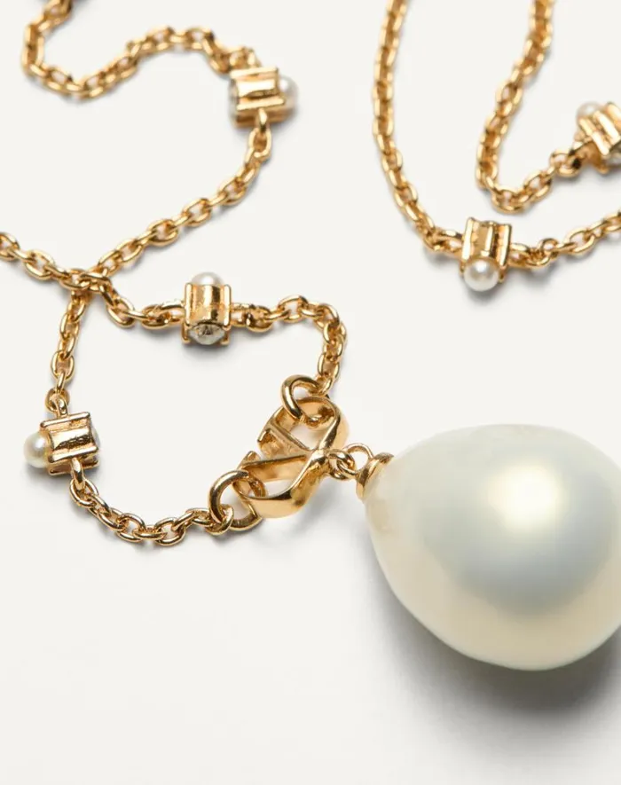 Valentino Jewelry Woman Vlogo Signature Metal Pearl And Swarovski Crystal Necklace For Woman In Goldcrystal Silver Goldcrystal Silver Valentino Jewelry Woman Vlogo Signature Metal Pearl And Swarovski Crystal Necklace For Woman In Goldcrystal Silver Goldcrystal Silver