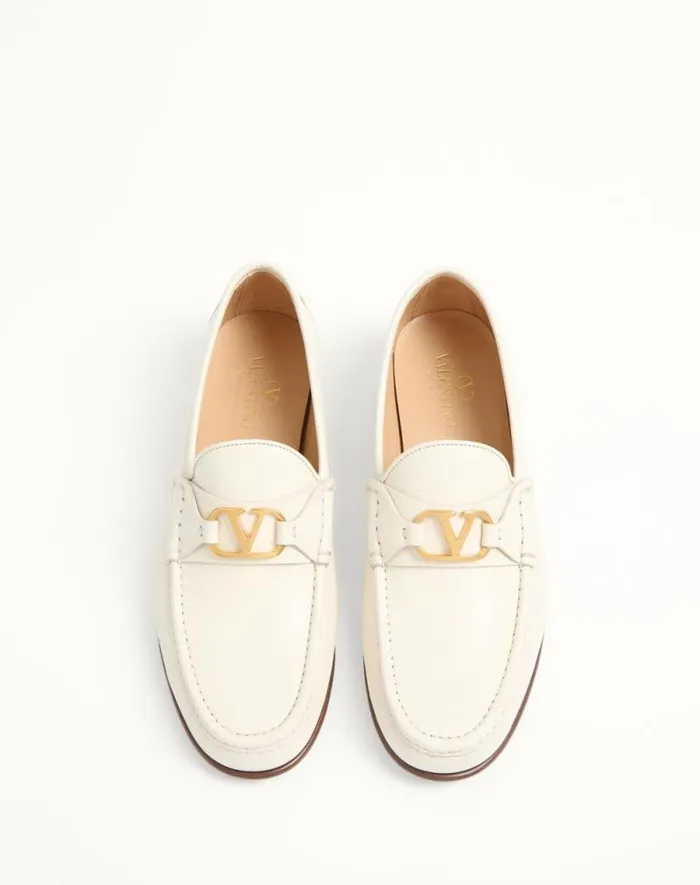 Valentino Laceups And Loafers Man Vlogo Signature Kidskin Moccasin For Man In Ivory Ivory Valentino Laceups And Loafers Man Vlogo Signature Kidskin Moccasin For Man In Ivory Ivory