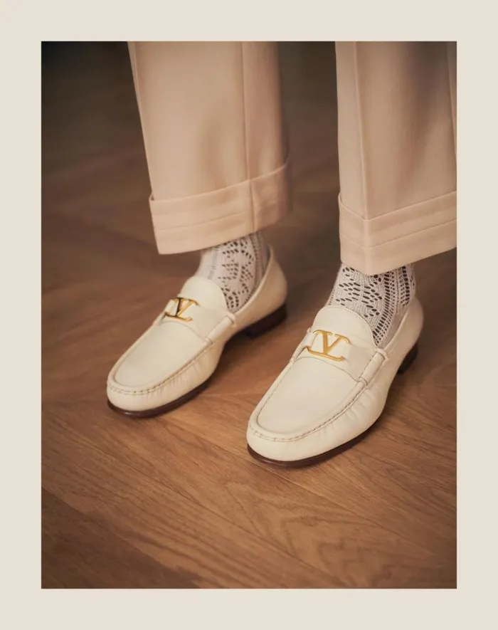Valentino Laceups And Loafers Man Vlogo Signature Kidskin Moccasin For Man In Ivory Ivory Valentino Laceups And Loafers Man Vlogo Signature Kidskin Moccasin For Man In Ivory Ivory