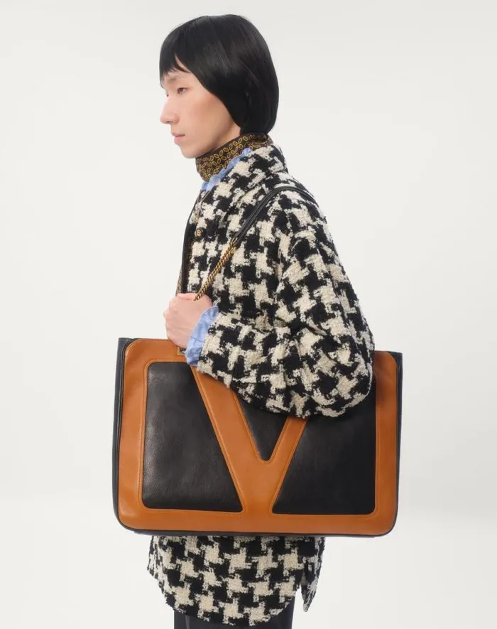 Valentino Outerwear Man Wool Shirt Jacket With Pied De Coque Pattern For Man In Ivoryblack Ivoryblack Valentino Outerwear Man Wool Shirt Jacket With Pied De Coque Pattern For Man In Ivoryblack Ivoryblack