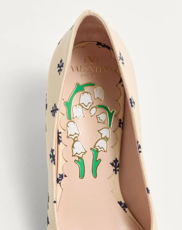 Valentino Pumps Woman Bowow Dcollet In Papier Floral Fabric 45mm For Woman In Ivoryblue Ivoryblue Valentino Pumps Woman Bowow Dcollet In Papier Floral Fabric 45mm For Woman In Ivoryblue Ivoryblue
