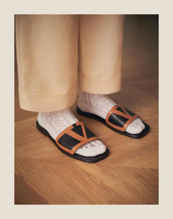Valentino Sandals Man Viva Superstar Slide Sandal In Nappa Leather For Man In Blackroasted Pecan Blackroasted Pecan Valentino Sandals Man Viva Superstar Slide Sandal In Nappa Leather For Man In Blackroasted Pecan Blackroasted Pecan