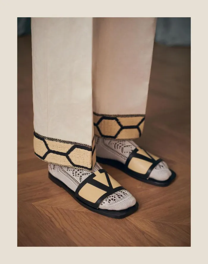 Valentino Sandals Man Viva Superstar Slide Sandal In Nappa Leather For Man In Blackroasted Pecan Blackroasted Pecan Valentino Sandals Man Viva Superstar Slide Sandal In Nappa Leather For Man In Blackroasted Pecan Blackroasted Pecan