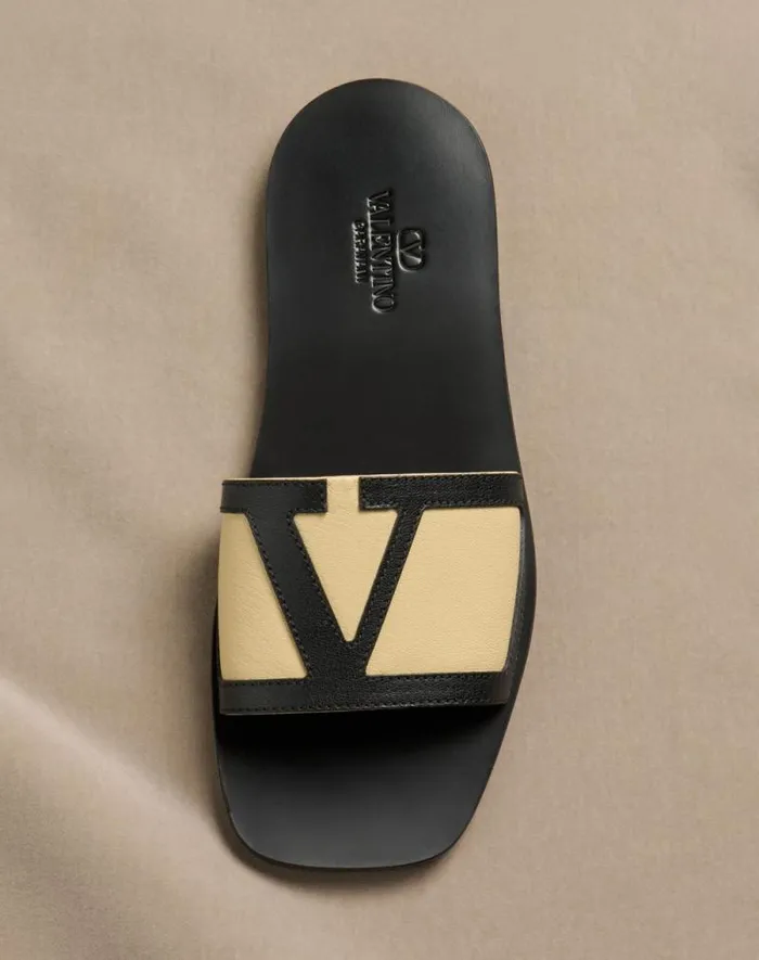 Valentino Sandals Man Viva Superstar Slide Sandal In Nappa Leather For Man In Blackroasted Pecan Blackroasted Pecan Valentino Sandals Man Viva Superstar Slide Sandal In Nappa Leather For Man In Blackroasted Pecan Blackroasted Pecan
