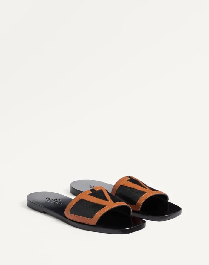 Valentino Sandals Man Viva Superstar Slide Sandal In Nappa Leather For Man In Blackroasted Pecan Blackroasted Pecan Valentino Sandals Man Viva Superstar Slide Sandal In Nappa Leather For Man In Blackroasted Pecan Blackroasted Pecan