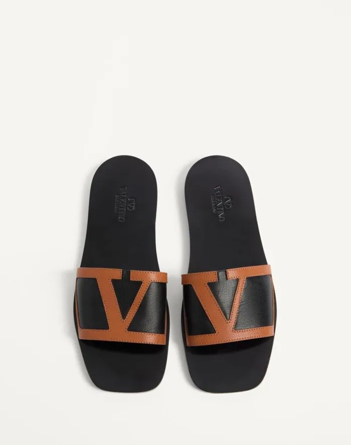 Valentino Sandals Man Viva Superstar Slide Sandal In Nappa Leather For Man In Blackroasted Pecan Blackroasted Pecan Valentino Sandals Man Viva Superstar Slide Sandal In Nappa Leather For Man In Blackroasted Pecan Blackroasted Pecan