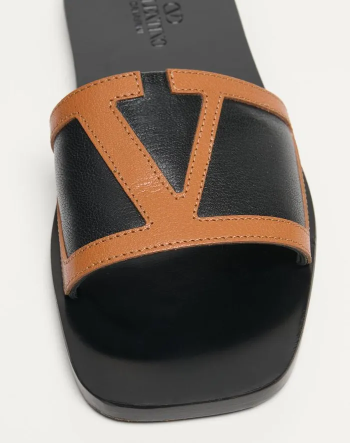 Valentino Sandals Man Viva Superstar Slide Sandal In Nappa Leather For Man In Blackroasted Pecan Blackroasted Pecan Valentino Sandals Man Viva Superstar Slide Sandal In Nappa Leather For Man In Blackroasted Pecan Blackroasted Pecan