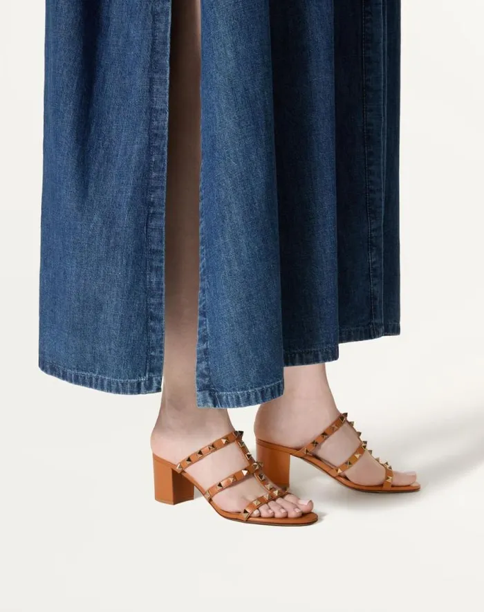 Valentino Sandals Woman Rockstud Calfskin Leather Slide Sandal 60 Mm For Woman In Poudre Poudre Valentino Sandals Woman Rockstud Calfskin Leather Slide Sandal 60 Mm For Woman In Poudre Poudre
