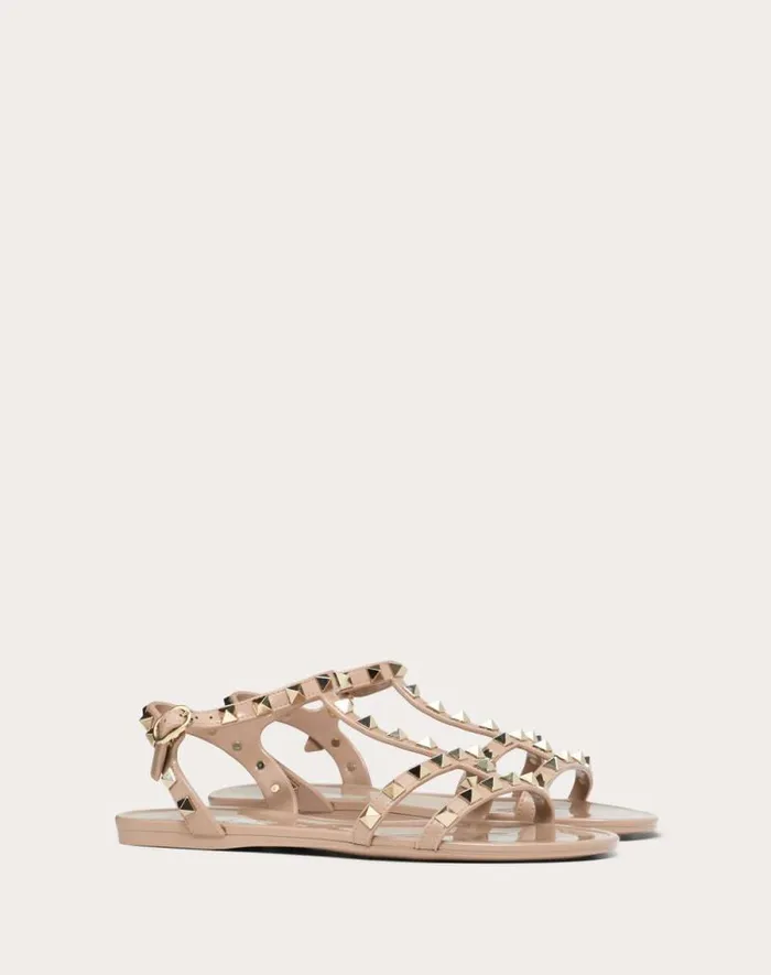 Valentino Sandals Woman Rockstud Flat Rubber Sandal For Woman In Poudre Poudre