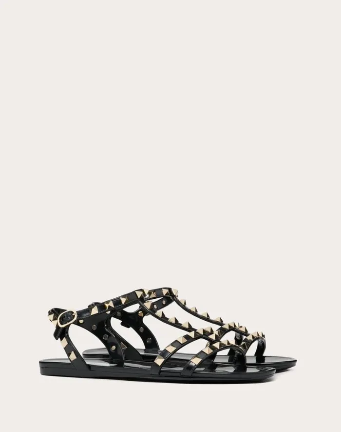 Valentino Sandals Woman Rockstud Flat Rubber Sandal For Woman In Poudre Poudre