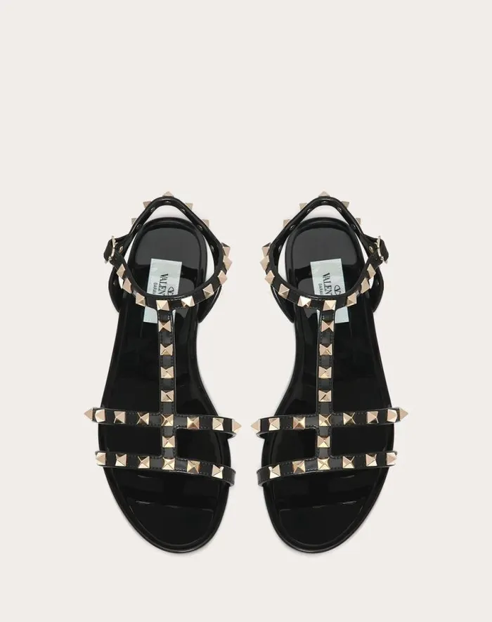 Valentino Sandals Woman Rockstud Flat Rubber Sandal For Woman In Poudre Poudre