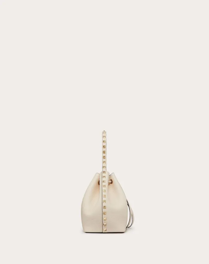 Valentino Shoulder Bags Woman Rockstud Grainy Calfskin Bucket Bag For Woman In Light Ivory Light Ivory Valentino Shoulder Bags Woman Rockstud Grainy Calfskin Bucket Bag For Woman In Light Ivory Light Ivory