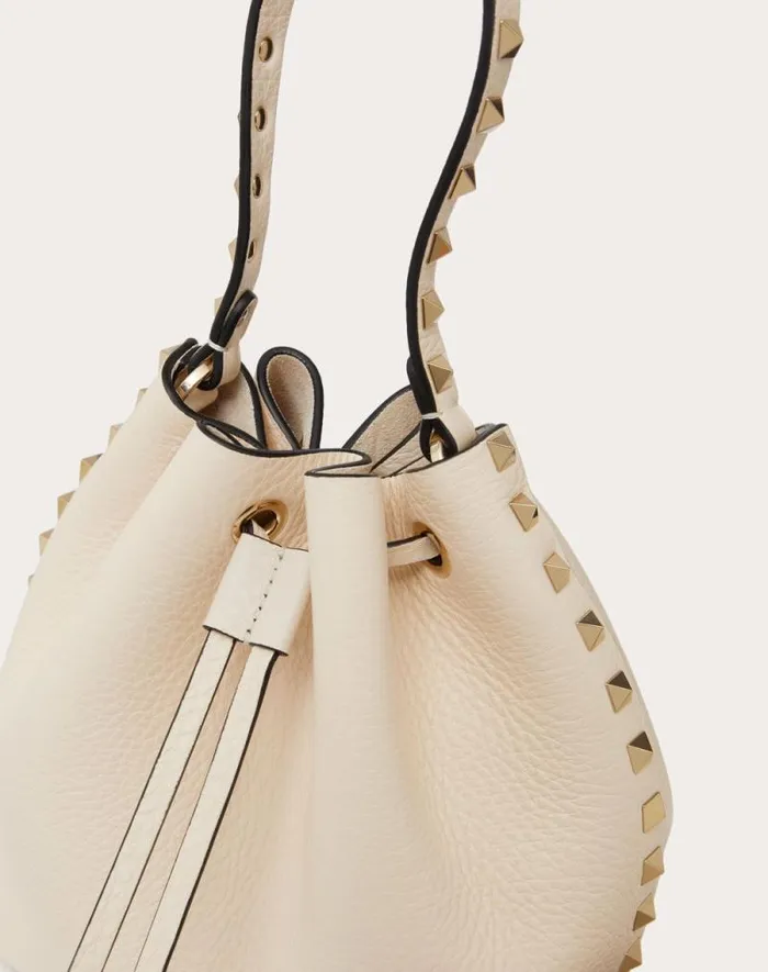 Valentino Shoulder Bags Woman Rockstud Grainy Calfskin Bucket Bag For Woman In Light Ivory Light Ivory Valentino Shoulder Bags Woman Rockstud Grainy Calfskin Bucket Bag For Woman In Light Ivory Light Ivory