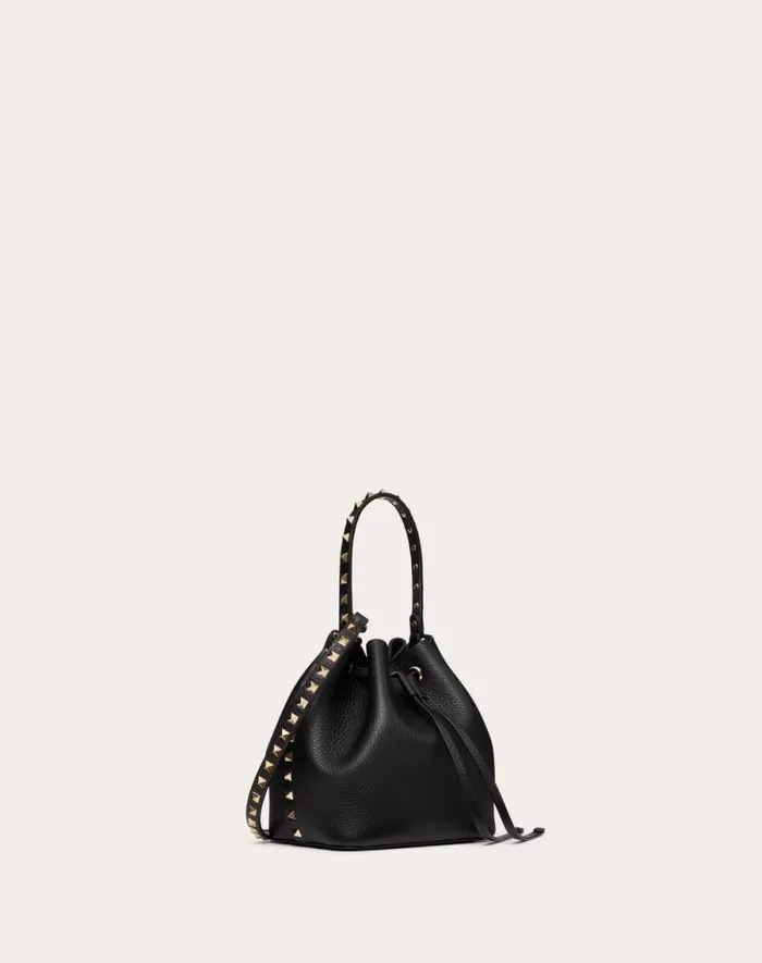 Valentino Shoulder Bags Woman Rockstud Grainy Calfskin Bucket Bag For Woman In Light Ivory Light Ivory Valentino Shoulder Bags Woman Rockstud Grainy Calfskin Bucket Bag For Woman In Light Ivory Light Ivory