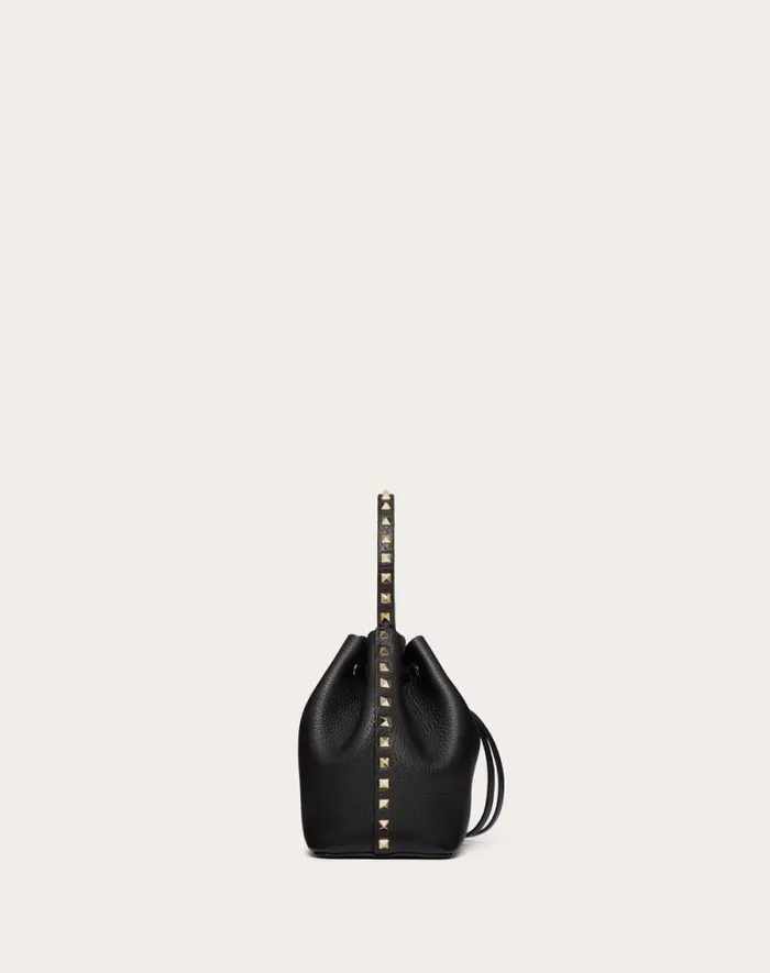 Valentino Shoulder Bags Woman Rockstud Grainy Calfskin Bucket Bag For Woman In Light Ivory Light Ivory Valentino Shoulder Bags Woman Rockstud Grainy Calfskin Bucket Bag For Woman In Light Ivory Light Ivory